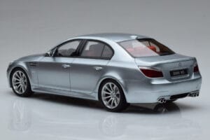 BMW M5 E60 Ασημί Otto 1:18 OT426 Ρητίνη - εικόνα 5 από 6