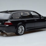BMW M5 E61 Touring Μαύρο Otto 1:18 - image 2 of 6