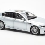 BMW M5 F10 Silverstone Ασημί Paragon 1:18 80432186353 - image 6 of 8