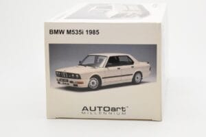 BMW M535i E28 Alpine Λευκό AUTOart 1:18 75161 Μέταλλο - εικόνα 9 από 10