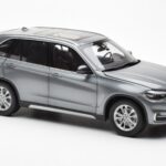 BMW X5 F15 Space Γκρι Paragon 1:18 - image 6 of 8
