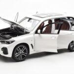 BMW X5 G05 Λευκό Paragon 1:18 - image 2 of 8