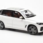 BMW X5 G05 Λευκό Paragon 1:18 - image 6 of 8