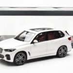 BMW X5 G05 Λευκό Paragon 1:18 - image 8 of 8