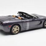 Chevrolet Corvette C5 Καμπριολέ Μωβ Περλέ Μεταλλικό UT Models 1:18 - image 2 of 6