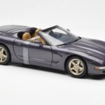 Chevrolet Corvette C5 Καμπριολέ Μωβ Περλέ Μεταλλικό UT Models 1:18 - image 4 of 6