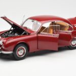 Daimler 250 V8 Κόκκινο Paragon 1:18 PA-98312 - image 2 of 8