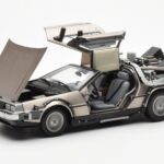 DeLorean DMC-12 Time Machine Back to the Future Ασημί Sun Star 1:18 - image 8 of 8