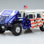 Hummer H1 General Gore-Lieberman USA 2000 Exoto 1:18 - image 2 of 7