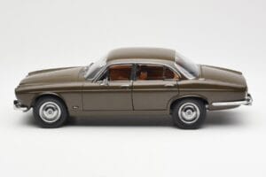 Jaguar XJ6 Series 1 4.2 Sable Καφέ Paragon 1:18 2011004 Μέταλλο - εικόνα 4 από 8
