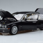 Jaguar XJ6 X350 Ebony Μαύρο Almost Real 1:18 - image 2 of 11
