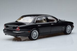 Jaguar XJ6 X350 Ebony Μαύρο Almost Real 1:18 810501 Μέταλλο - εικόνα 3 από 11