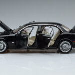 Jaguar XJ6 X350 Ebony Μαύρο Almost Real 1:18 - image 4 of 11