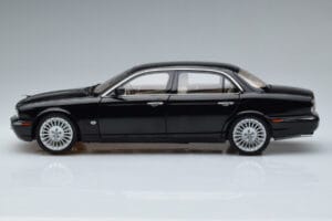 Jaguar XJ6 X350 Ebony Μαύρο Almost Real 1:18 810501 Μέταλλο - εικόνα 5 από 11