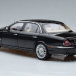 Jaguar XJ6 X350 Ebony Μαύρο Almost Real 1:18 - image 6 of 11