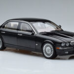Jaguar XJ6 X350 Ebony Μαύρο Almost Real 1:18 - image 10 of 11