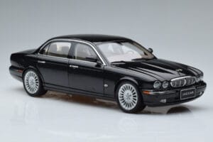 Jaguar XJ6 X350 Ebony Μαύρο Almost Real 1:18 810501 Μέταλλο - εικόνα 10 από 11
