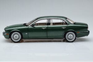 Jaguar XJ6 X350 Racing Πράσινο Almost Real 1:18 810502 Μέταλλο - εικόνα 5 από 13
