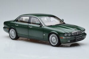 Jaguar XJ6 X350 Racing Πράσινο Almost Real 1:18 810502 Μέταλλο - εικόνα 6 από 13