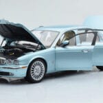 Jaguar XJ6 X350 Seafrost Γαλάζιο Almost Real 1:18 - image 2 of 11