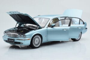 Jaguar XJ6 X350 Seafrost Γαλάζιο Almost Real 1:18 810503 Μέταλλο - εικόνα 2 από 11