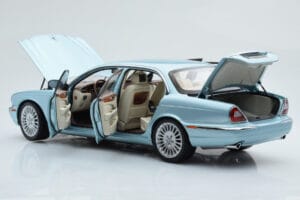 Jaguar XJ6 X350 Seafrost Γαλάζιο Almost Real 1:18 810503 Μέταλλο - εικόνα 3 από 11