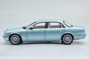 Jaguar XJ6 X350 Seafrost Γαλάζιο Almost Real 1:18 810503 Μέταλλο - εικόνα 6 από 11