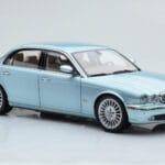Jaguar XJ6 X350 Seafrost Γαλάζιο Almost Real 1:18 - image 7 of 11
