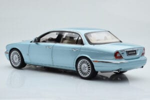 Jaguar XJ6 X350 Seafrost Γαλάζιο Almost Real 1:18 810503 Μέταλλο - εικόνα 8 από 11