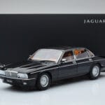 Jaguar XJ6 XJ40 Ebony Μαύρο Almost Real 1:18 - image 11 of 11