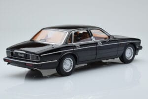 Jaguar XJ6 XJ40 Ebony Μαύρο Almost Real 1:18 810543 Μέταλλο - εικόνα 3 από 11