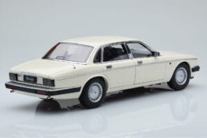 Jaguar XJ6 XJ40 Glacier Λευκό Almost Real 1:18 810542 Μέταλλο - εικόνα 3 από 11