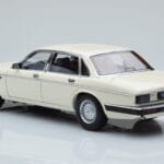 Jaguar XJ6 XJ40 Glacier Λευκό Almost Real 1:18 - image 7 of 11