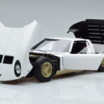 Lamborghini Miura SV Λευκό AUTOart 1:18 - image 2 of 8