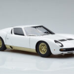 Lamborghini Miura SV Λευκό AUTOart 1:18 - image 6 of 8
