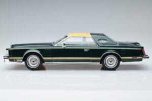 Lincoln Continental Mark V Σκούρο Πράσινο MCG 1:18 MCG18404 Μέταλλο - εικόνα 3 από 6
