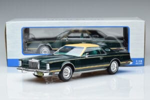 Lincoln Continental Mark V Σκούρο Πράσινο MCG 1:18 MCG18404 Μέταλλο - εικόνα 6 από 6