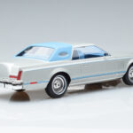 Lincoln Continental Mark V Ασημί MCG 1:18 - image 2 of 6
