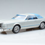 Lincoln Continental Mark V Ασημί MCG 1:18