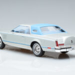 Lincoln Continental Mark V Ασημί MCG 1:18 - image 5 of 6