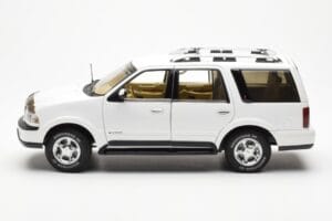 Lincoln Navigator Λευκό AUTOart 1:18 72761 Μέταλλο - εικόνα 4 από 8