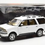 Lincoln Navigator Λευκό AUTOart 1:18 - image 8 of 8