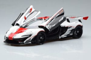McLaren P1 GTR Γυαλιστερό Λευκό Με Κόκκινες Ρίγες AUTOart 1:18 81541 Σύνθετο - εικόνα 2 από 7