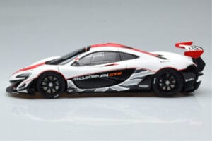 McLaren P1 GTR Γυαλιστερό Λευκό Με Κόκκινες Ρίγες AUTOart 1:18 81541 Σύνθετο - εικόνα 4 από 7