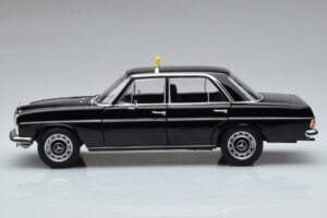 Mercedes 200 W115 Taxi Norev 1:18 183776 Μέταλλο - εικόνα 4 από 7