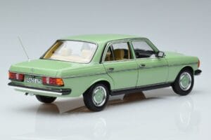 Mercedes 200 W123 Πράσινο Norev 1:18 183796 Μέταλλο - εικόνα 3 από 7