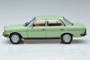 Mercedes 200 W123 Πράσινο Norev 1:18 183796 Μέταλλο - εικόνα 4 από 7