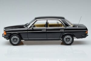 Mercedes 230E W123 Περιορισμένη Έκδοση Norev 1:18 183711 Μέταλλο - εικόνα 5 από 8