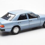 Mercedes 230E W124 Ανοιχτό Μπλε Μεταλλικό Norev 1:18 - image 3 of 8