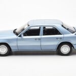 Mercedes 230E W124 Ανοιχτό Μπλε Μεταλλικό Norev 1:18 - image 4 of 8
